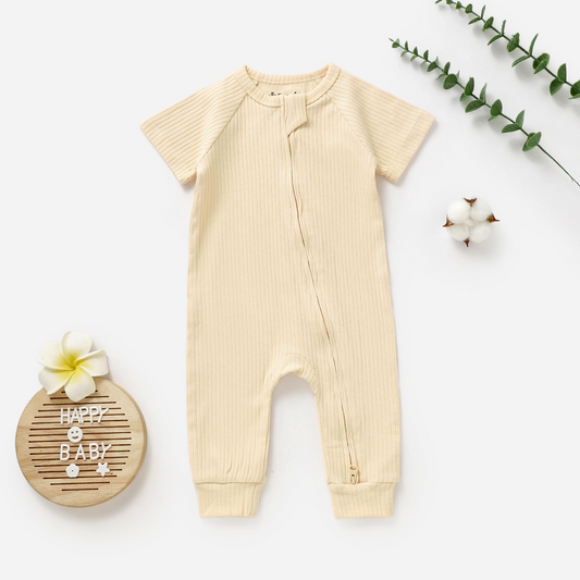 אוברול שרוול קצר עם רוכסן דו כיווני מכותנה אורגנית Cream