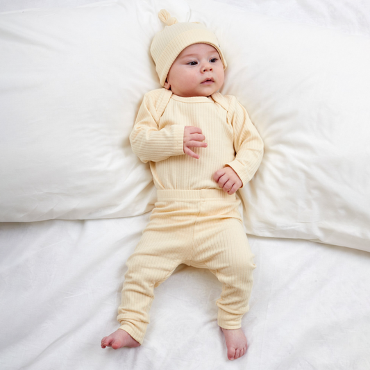 סט בגד גוף ומכנסיים מכותנה אורגנית Cream