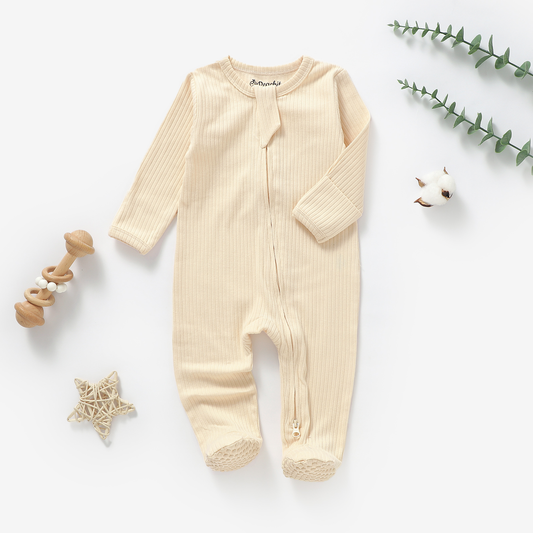 אוברול בז' עם רוכסן לתינוק