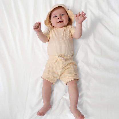 סט בגד גוף ומכנס קצר מכותנה אורגנית Cream